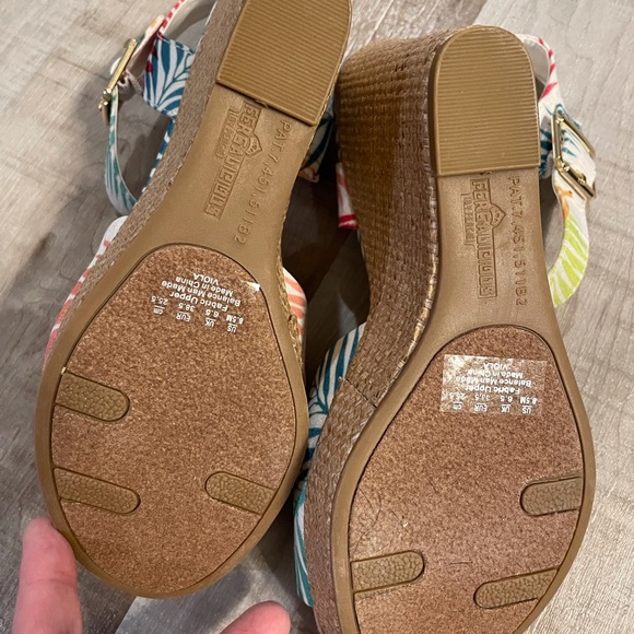 Fergalicious Tropical Print Wedges - Picture 3 of 5